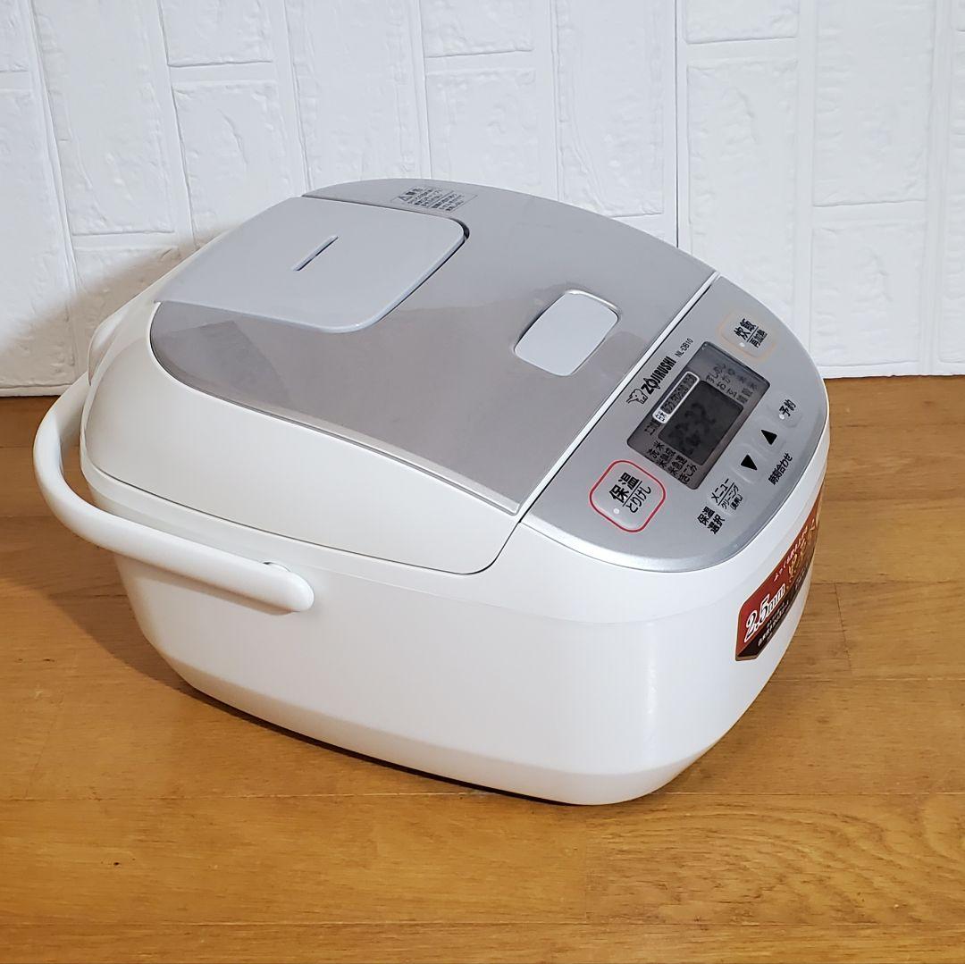 2024年製　 象印　炊飯器　5.5合炊き　極め炊き　黒釜　ホワイト系　調理家電