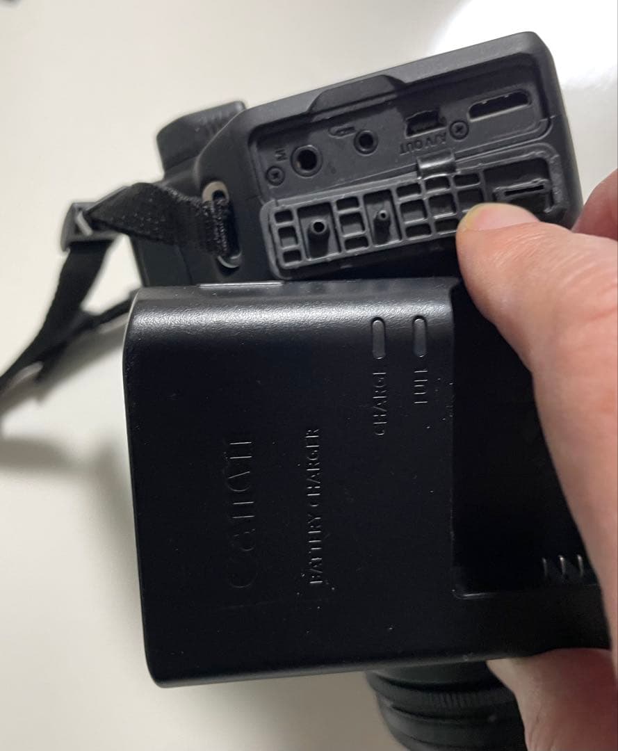 CANONデジタル一眼レフカメラEOS KissX7充電器ストラップバッテリー付
