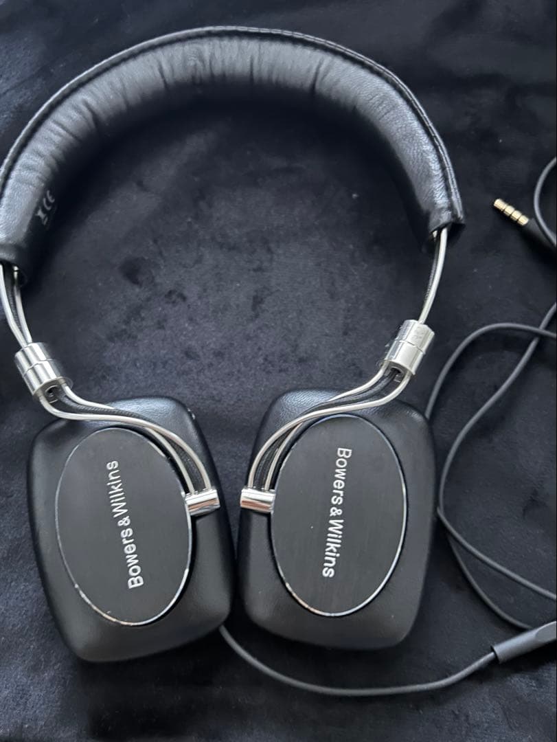 美品　Bowers & Wilkins 有線ヘッドホン