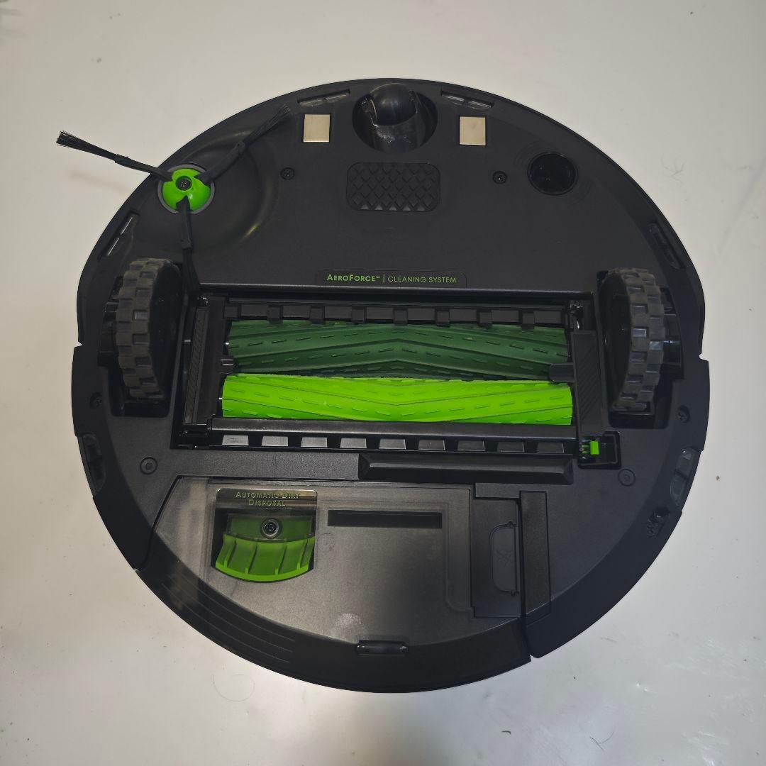 iRobot ルンバ j7+ グラファイト　 自動ゴミ収集付き ロボット掃除機