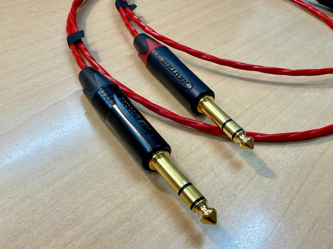 BELDEN 88760 TRSフォンプラグ⇒XLRオス 金メッキ 1m ペア