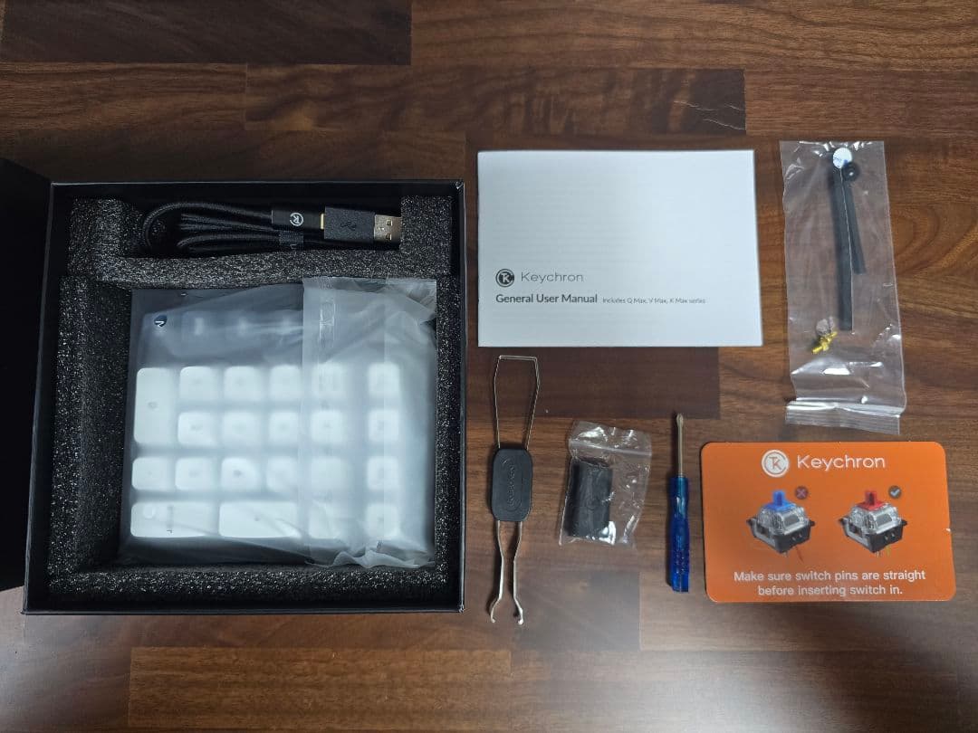 【超美品】Keychron Q0 Max 赤軸 ワイヤレスメカニカルテンキー