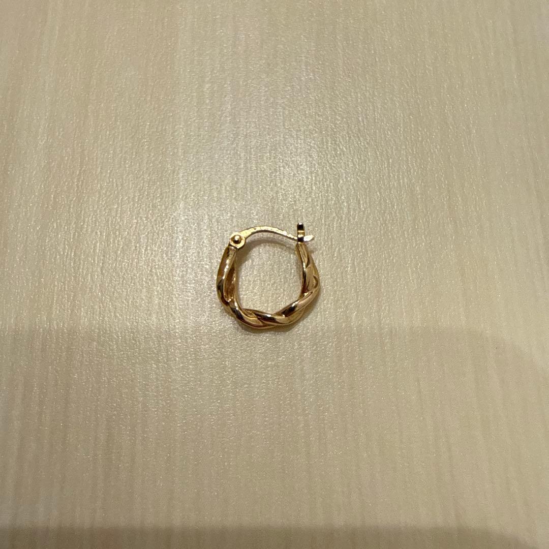 し*ー様 ete K10YG ツイスト フープ ピアス　片耳のみ
