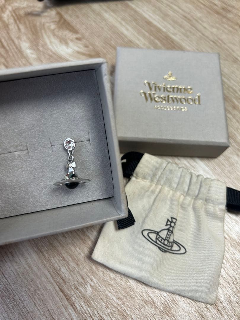 希少✨Viviene Westwood ヴィヴィアンウエストウッド ピアス