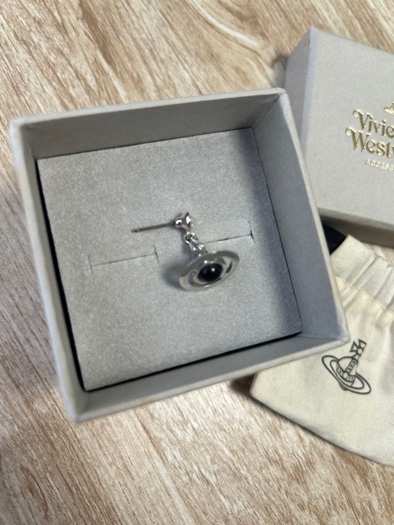 希少✨Viviene Westwood ヴィヴィアンウエストウッド ピアス