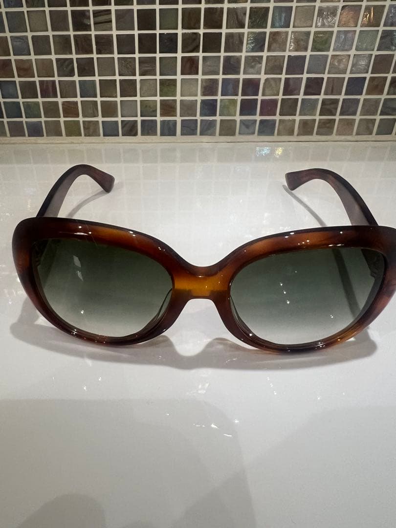 Gucci グッチ　ブラウン サングラス　ケース付き