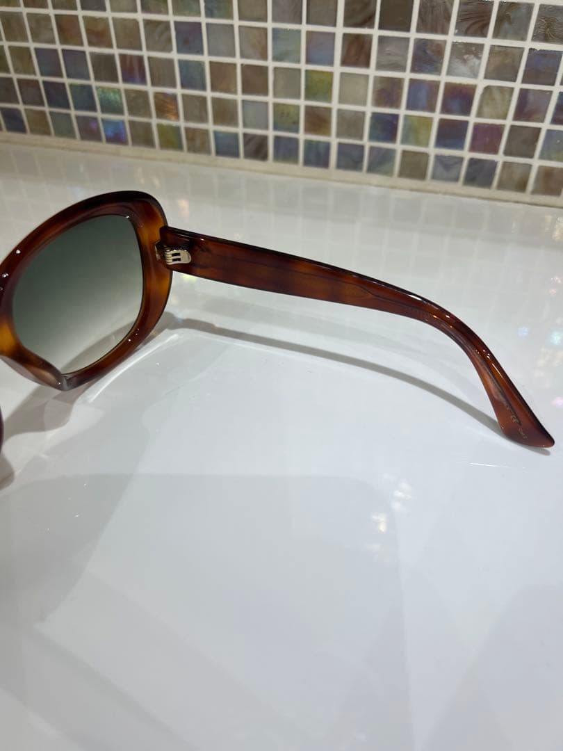 Gucci グッチ　ブラウン サングラス　ケース付き