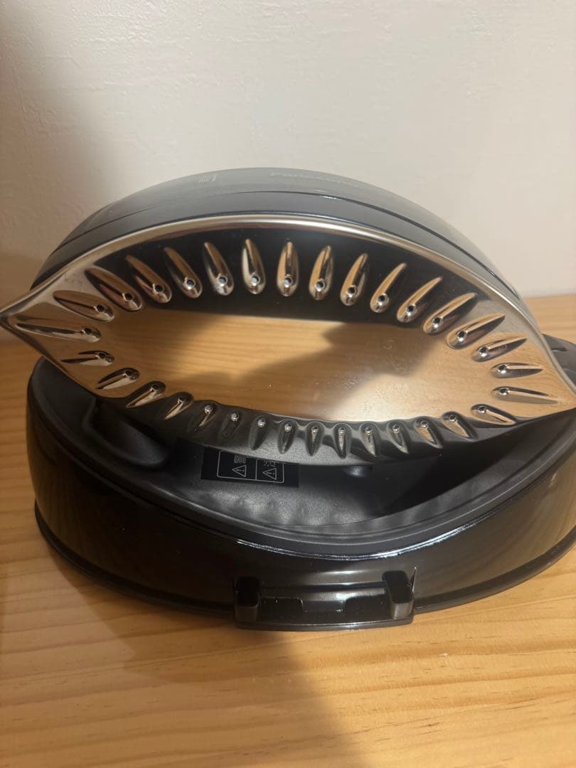 Panasonic スチームアイロン 黒 NI-WL709-K 2025年製