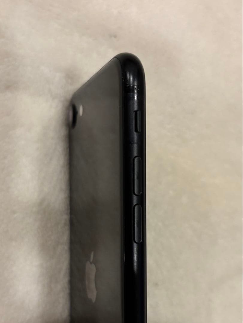 Apple iPhone SE 第2世代　64GB ジャンク品