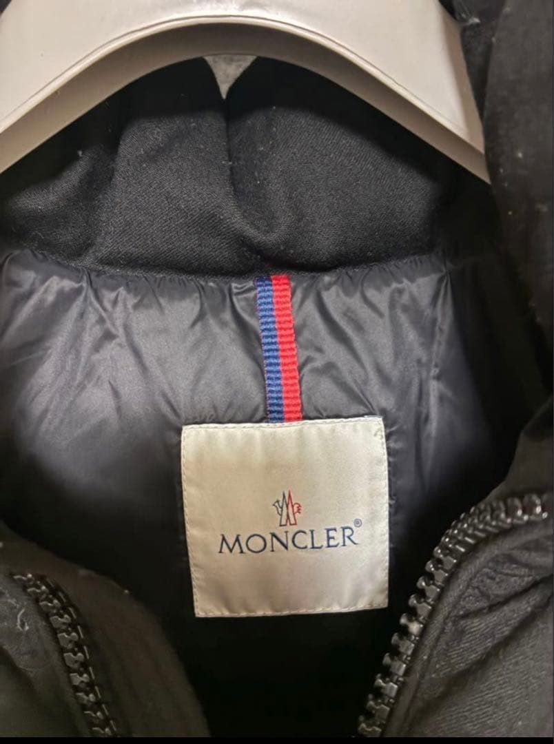 Moncler モンジュネーブル