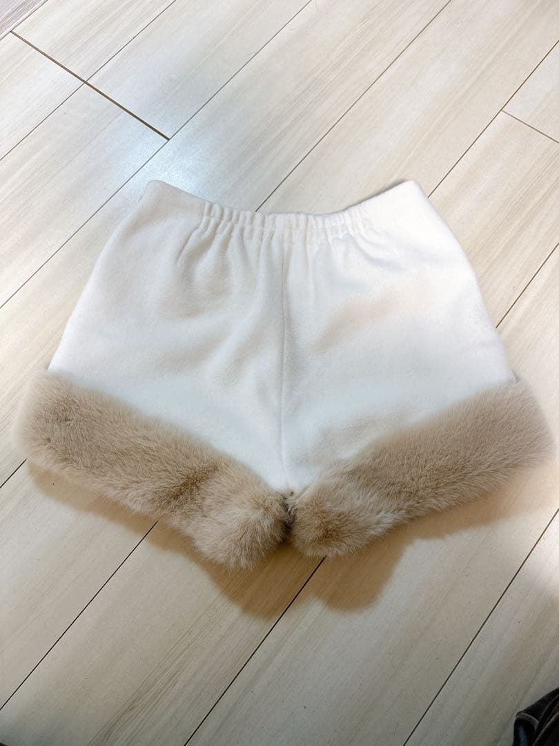 o*.様 LILY BROWN エコファーショートパンツ ホワイト1