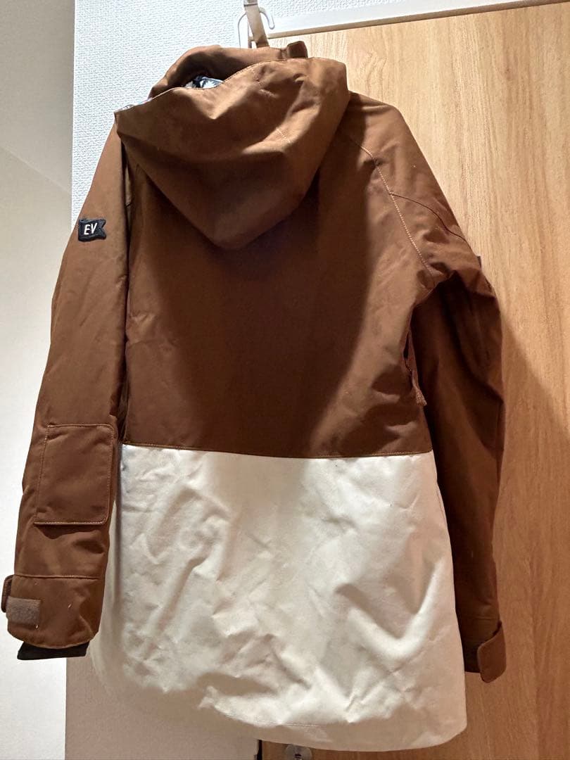 【美品！】ESTIVO EV女性用 Lサイズ エスティボ　スノーボードウェア