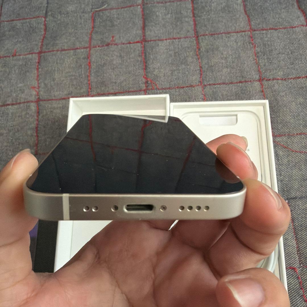 ぐっさん iPhone13mini スターライト au 初期化済み