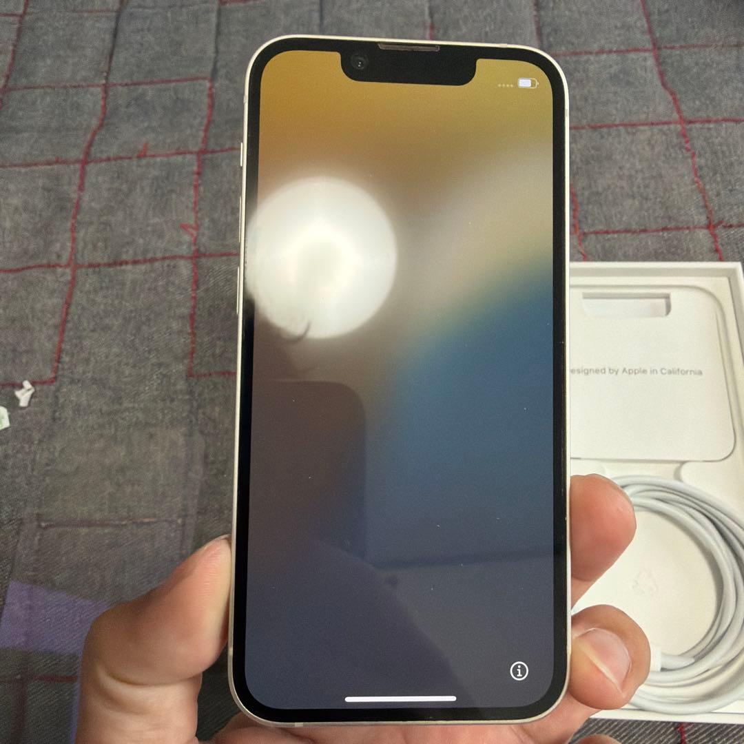 ぐっさん iPhone13mini スターライト au 初期化済み