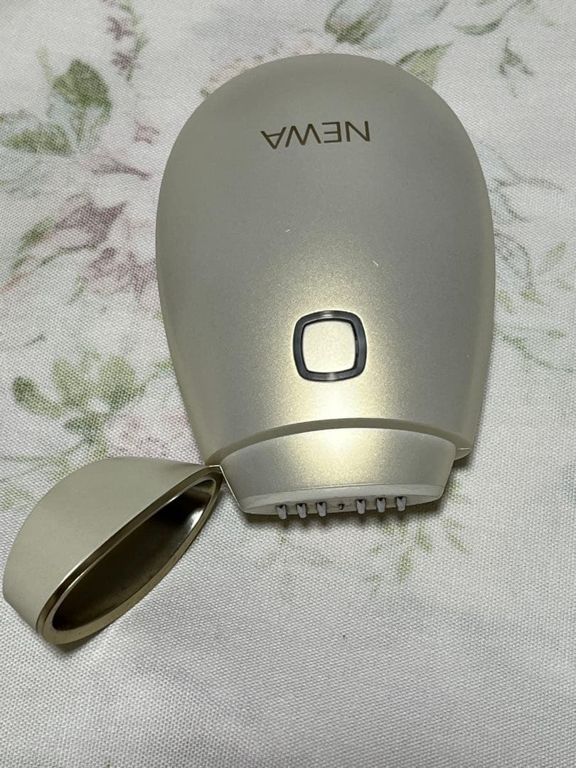 NEWA 美顔器 ゴールド 充電器付き