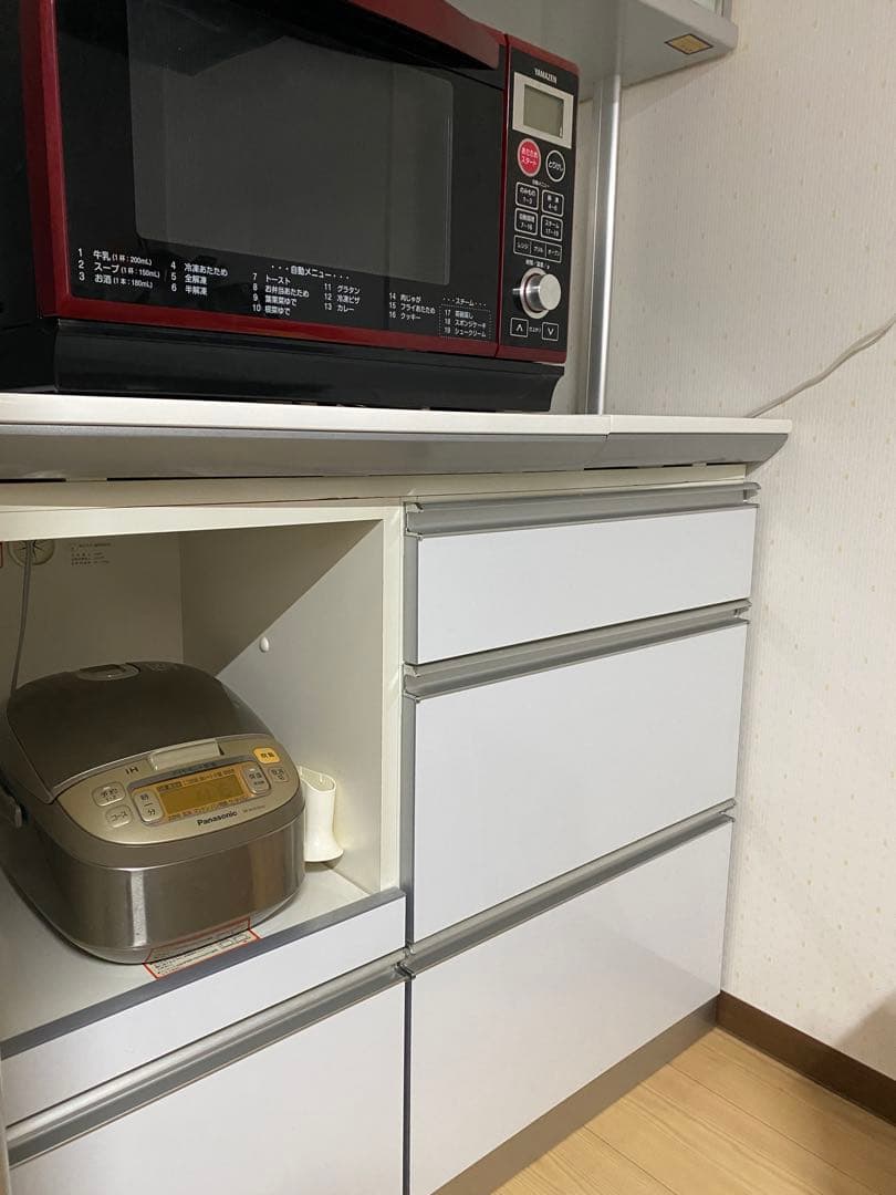 1/25までの出品です。綾野製作所　ホワイトキッチンカウンター スライド扉付き