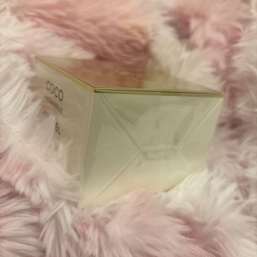 CHANEL ココ　マドモアゼル　シルキー　ボディ　クリーム