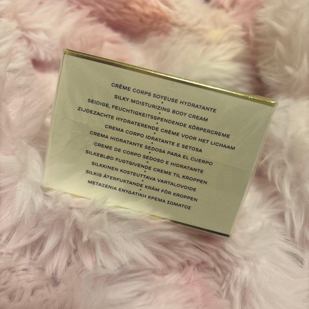 CHANEL ココ　マドモアゼル　シルキー　ボディ　クリーム