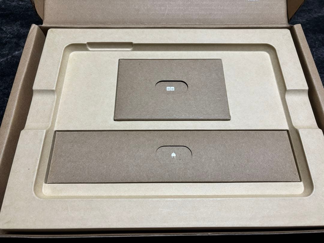 新品未使用　Surface Go 4 8GB/256GB プラチナム