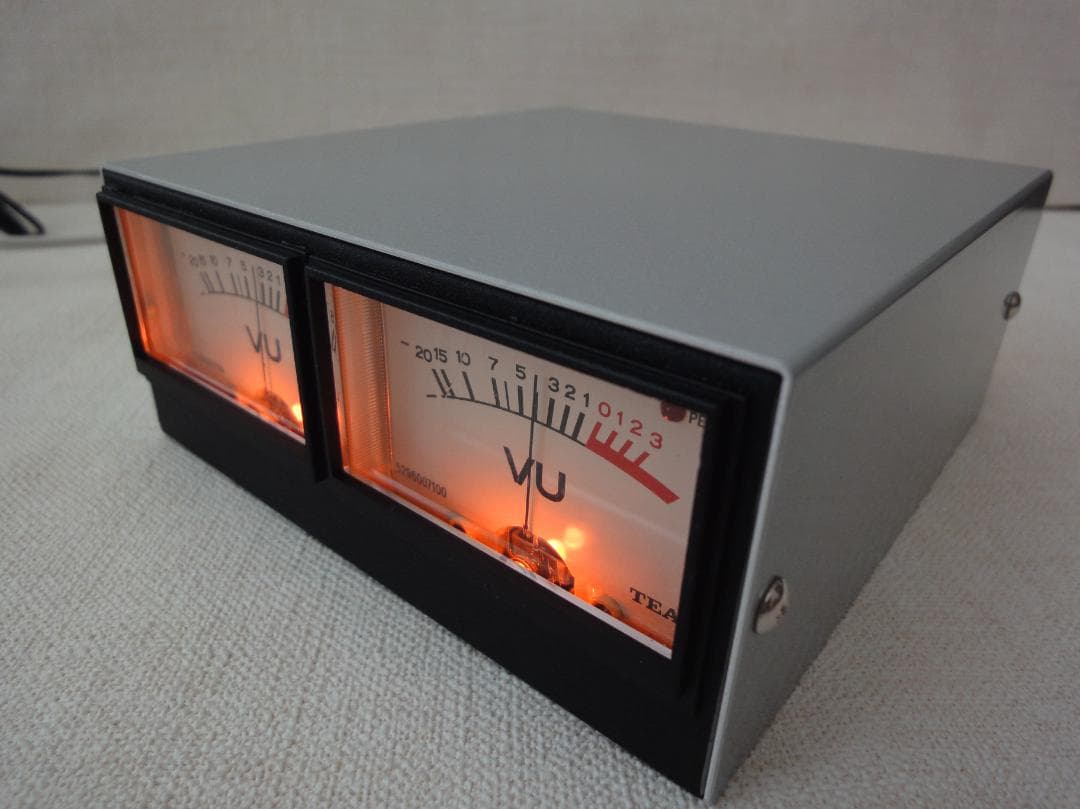 自作ステレオVUメーター204号機(TEACピーク表示機能LED付)