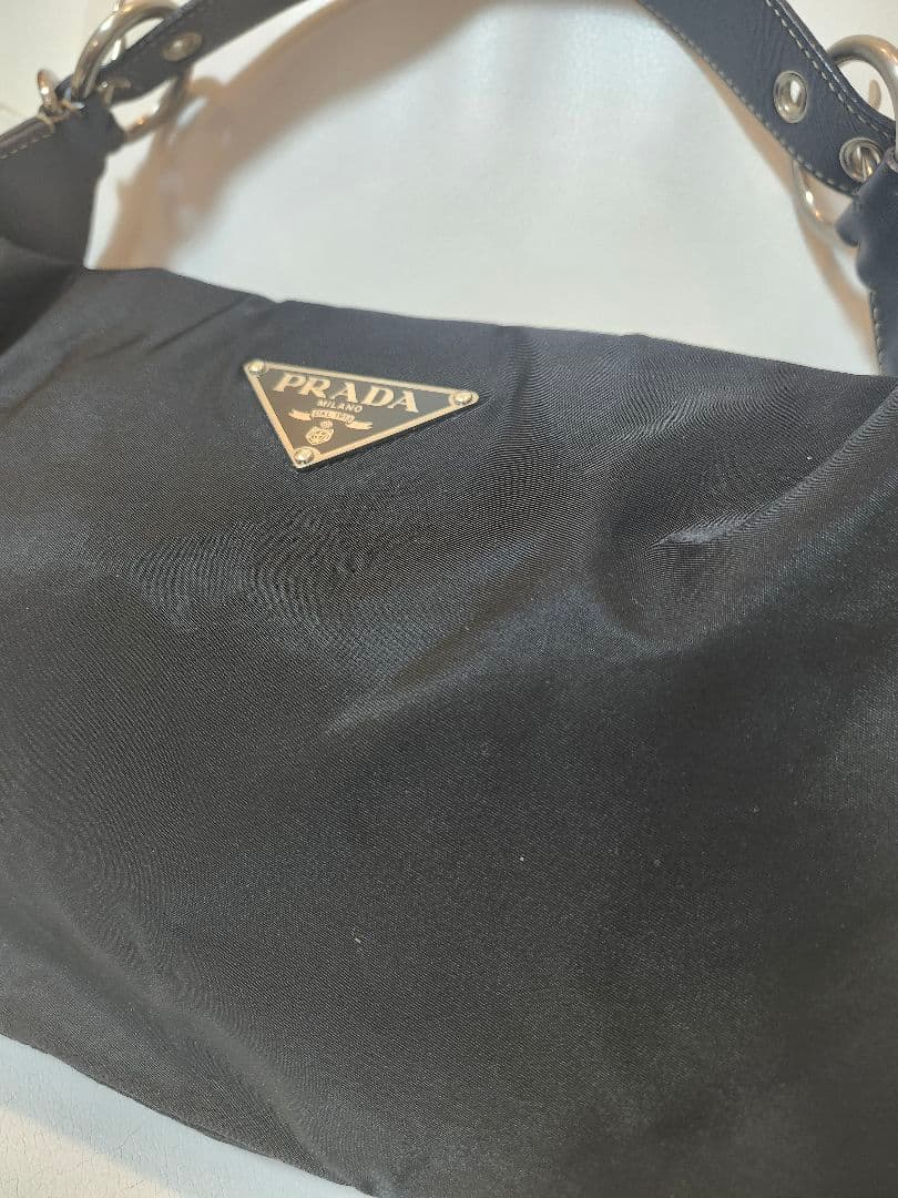 み*の様 プラダ　PRADA 三角プレート　ショルダーバッグ　ナイロン