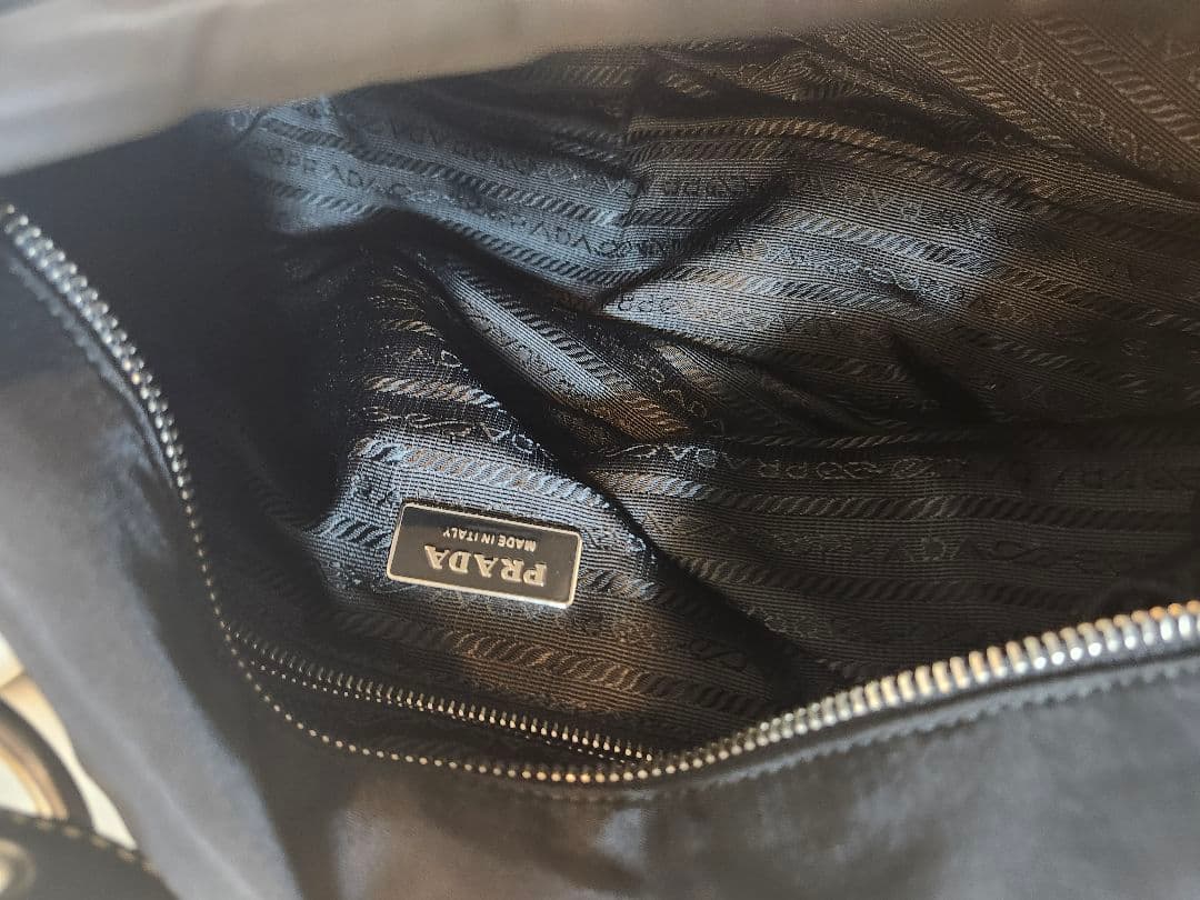 み*の様 プラダ　PRADA 三角プレート　ショルダーバッグ　ナイロン