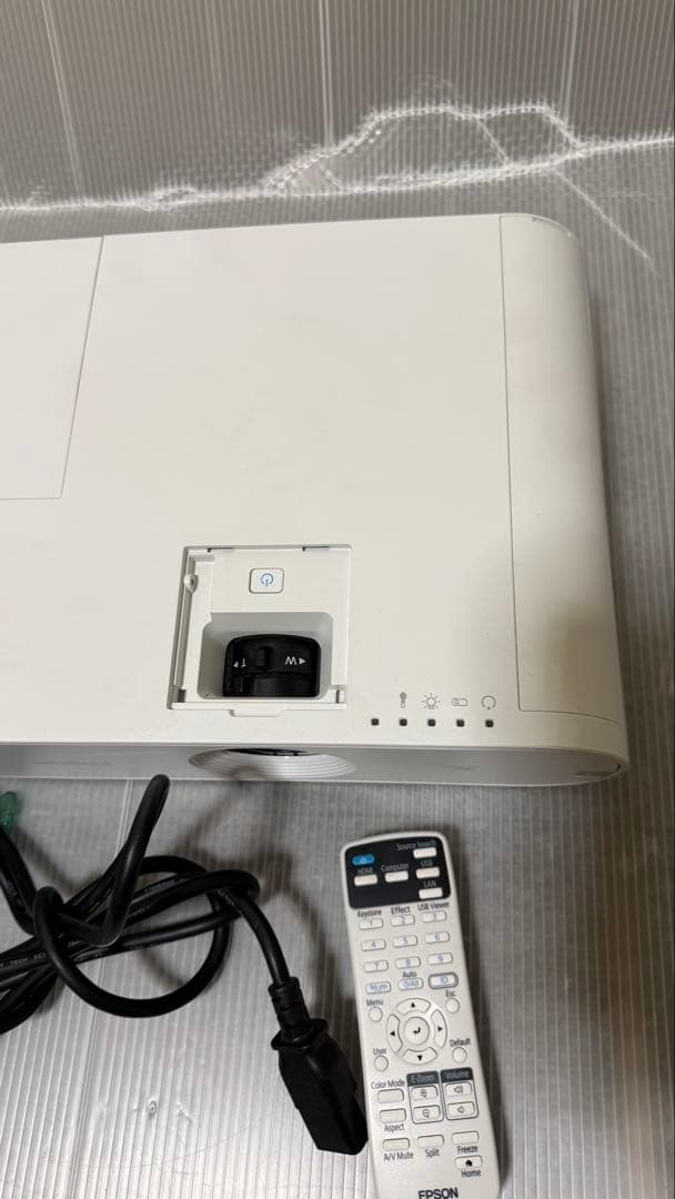 Epson EB-W50プロジェクター本体