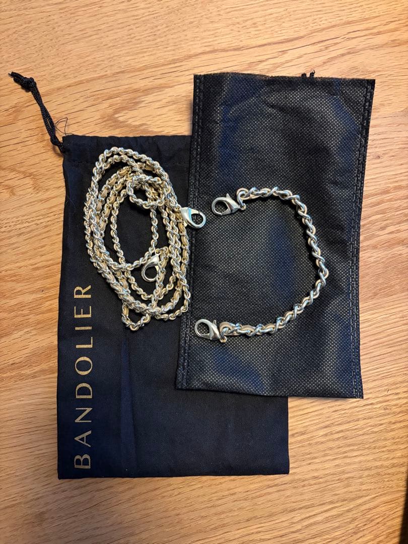 BANDOLIER iPhone 17 ケース ベージュ