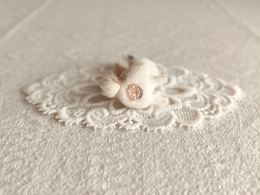 【misen2014さま】vintage ୨୧ 立ち姿の 可愛い 白ウサギさん