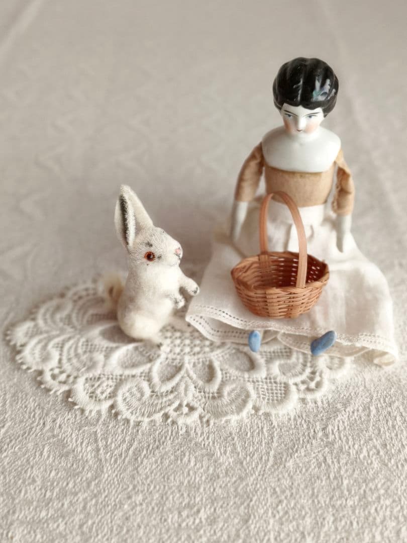 【misen2014さま】vintage ୨୧ 立ち姿の 可愛い 白ウサギさん