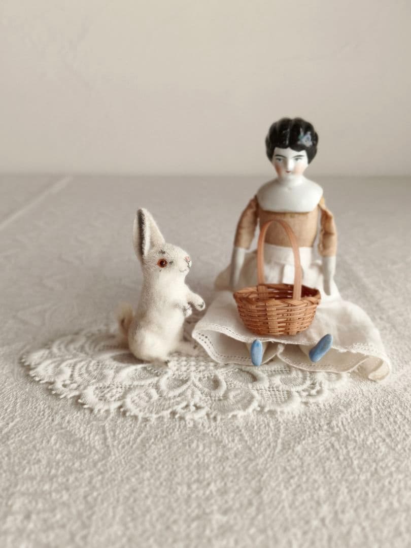 【misen2014さま】vintage ୨୧ 立ち姿の 可愛い 白ウサギさん