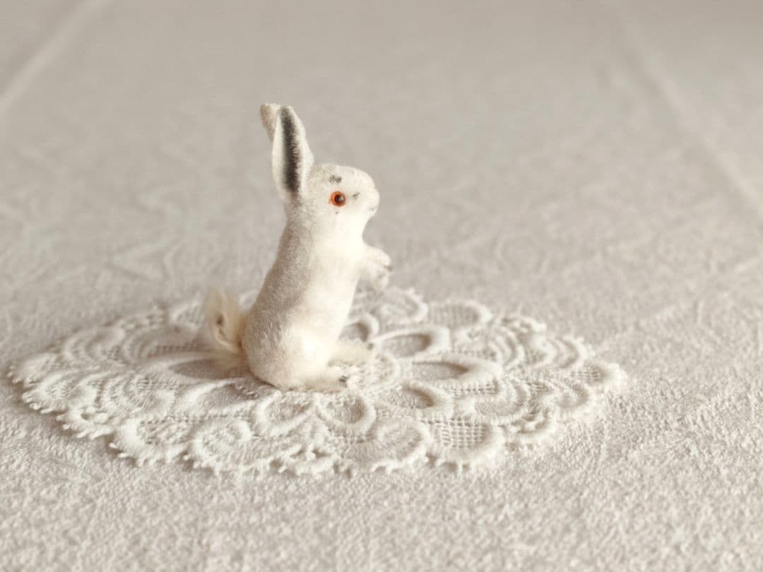 【misen2014さま】vintage ୨୧ 立ち姿の 可愛い 白ウサギさん