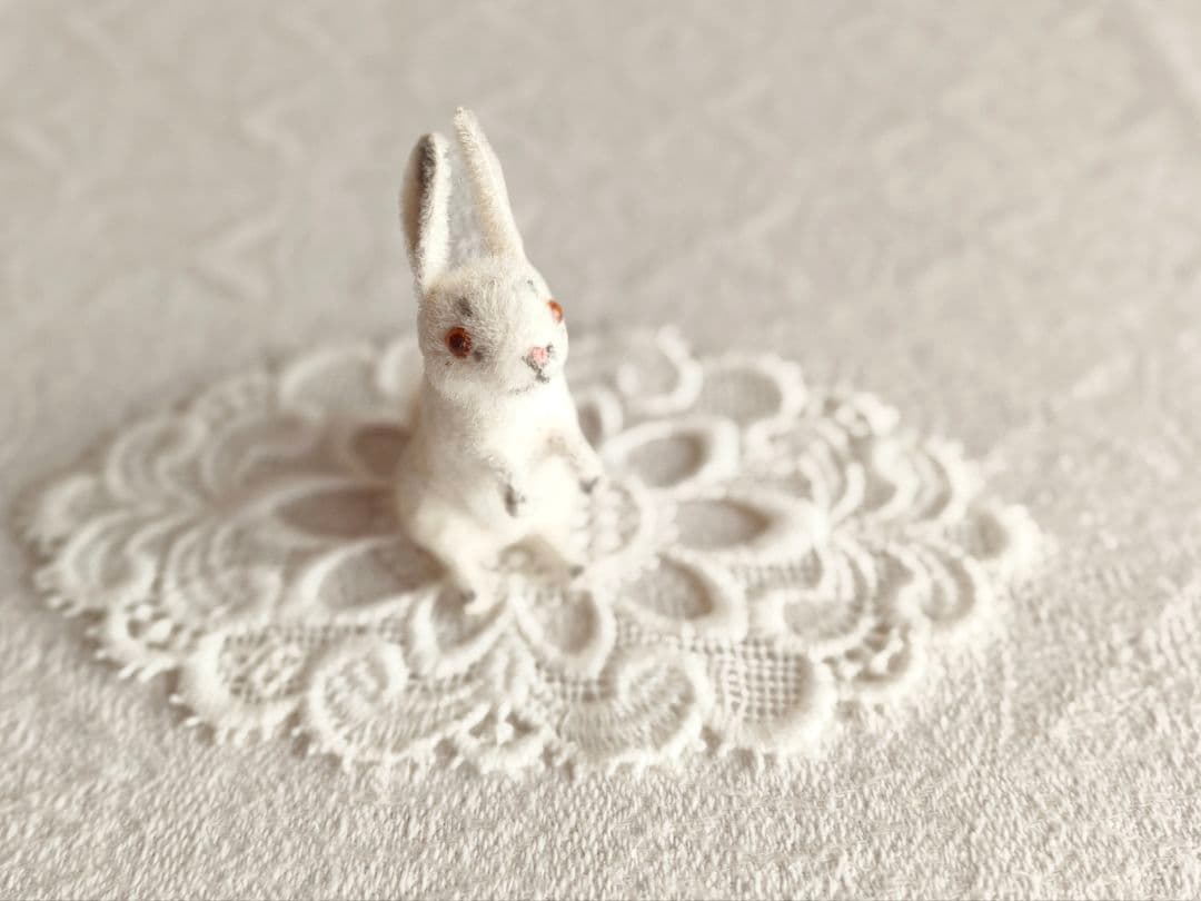 【misen2014さま】vintage ୨୧ 立ち姿の 可愛い 白ウサギさん