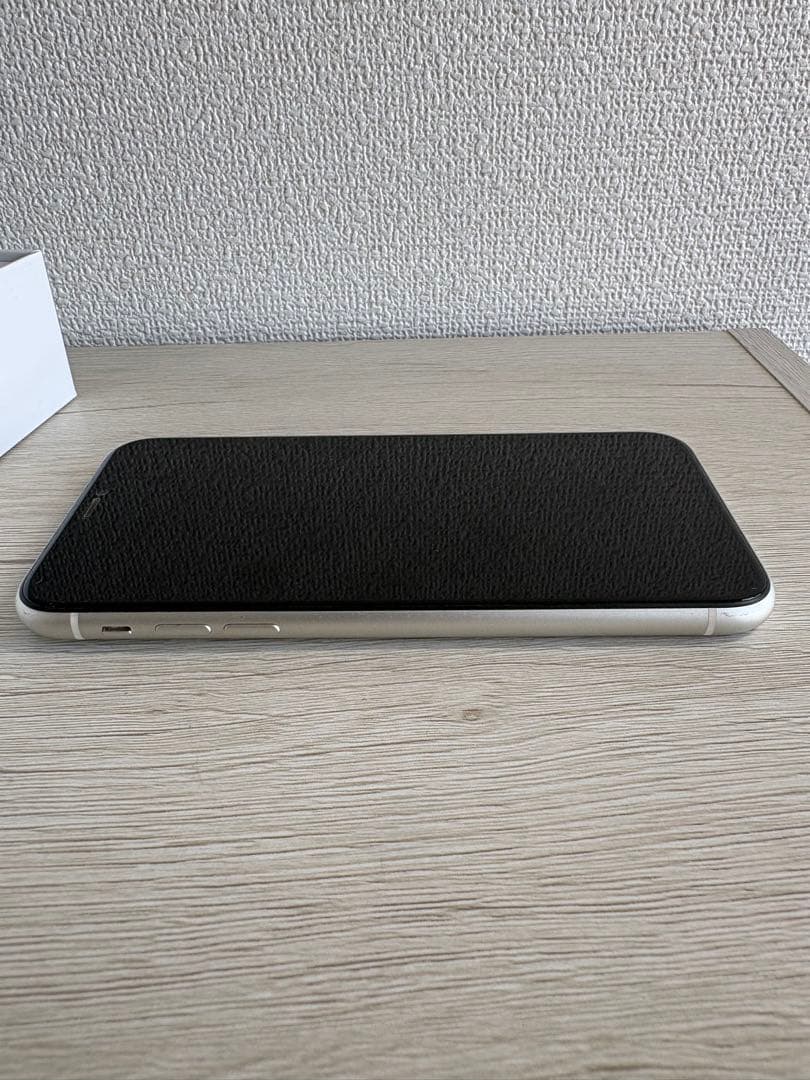 iPhone 11 128GB ホワイト