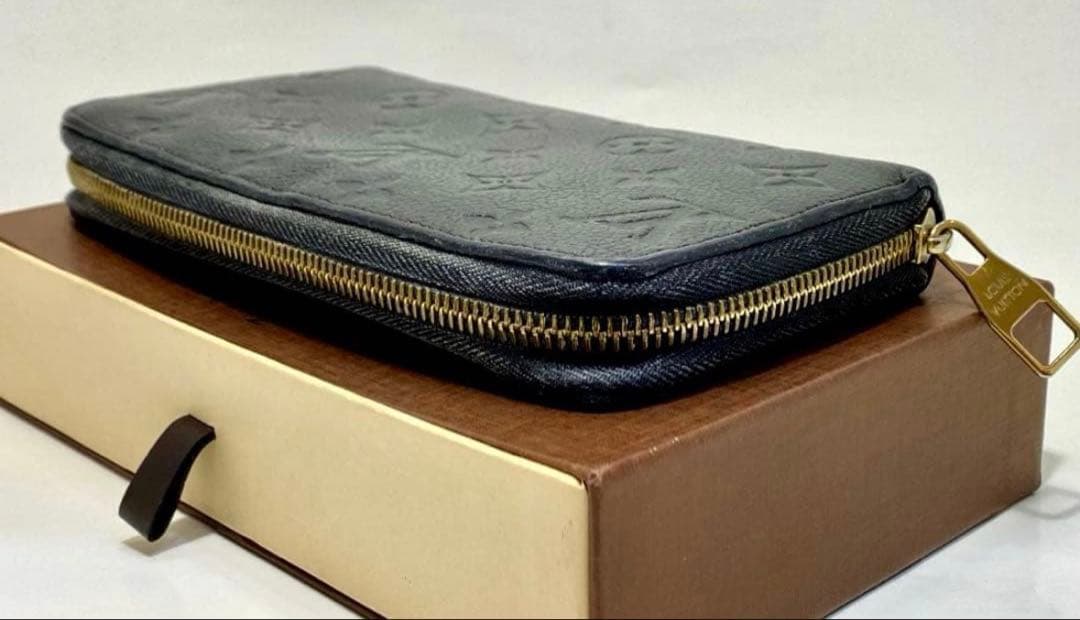 そ*ら様 300円スタート 【美品】LOUIS VUITTON ネイビー 長財布