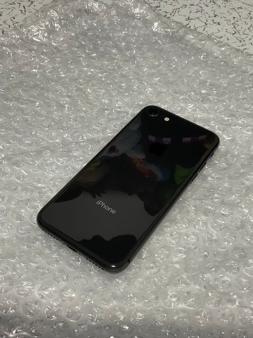 iPhone8 64GBブラック 本体