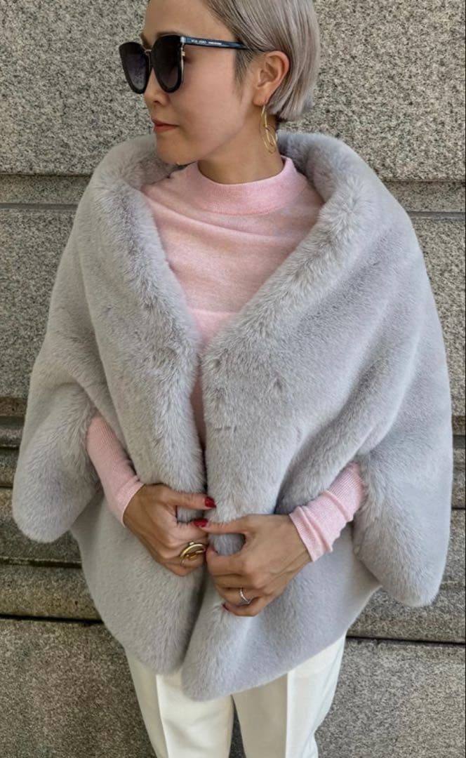 新品　JENNE ジェヌ　リッチボリュームファーケープ