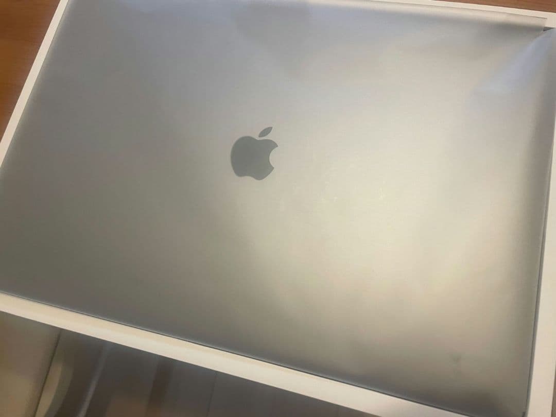 Apple MacBook Pro 16インチ シルバー