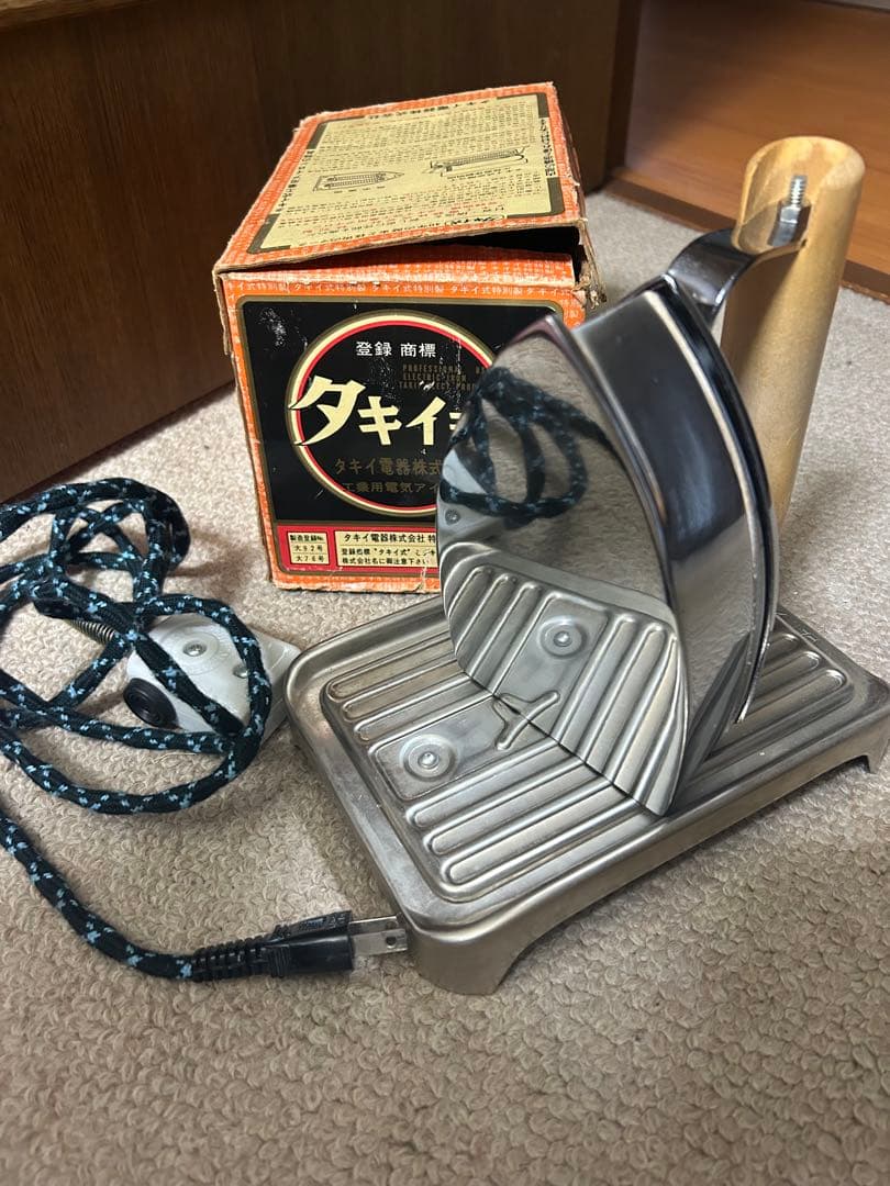 昭和 ダキイ式 アイロン 金属製 木製ハンドル