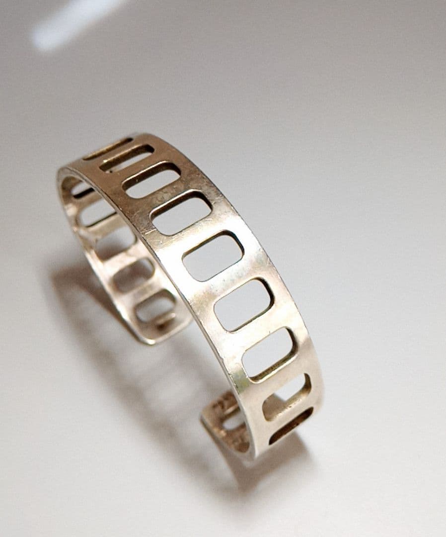 【希少】agete アガット シルバー925バングル男女兼用パンチング スクエア