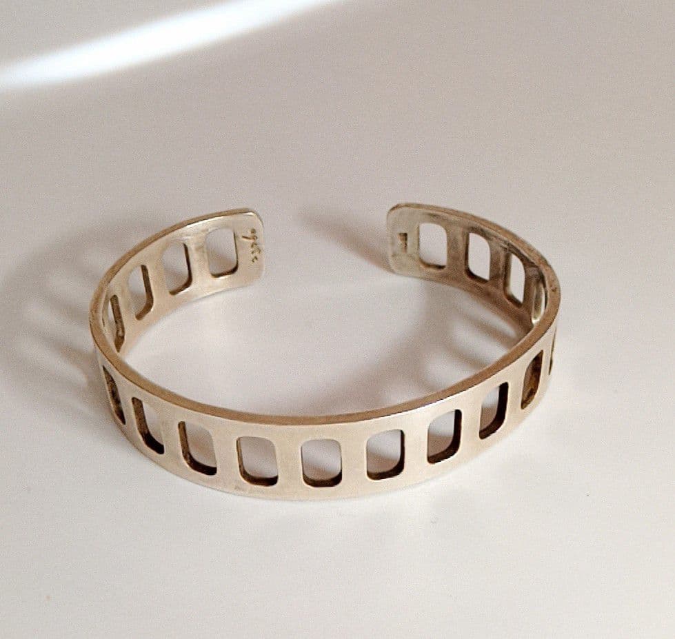 【希少】agete アガット シルバー925バングル男女兼用パンチング スクエア