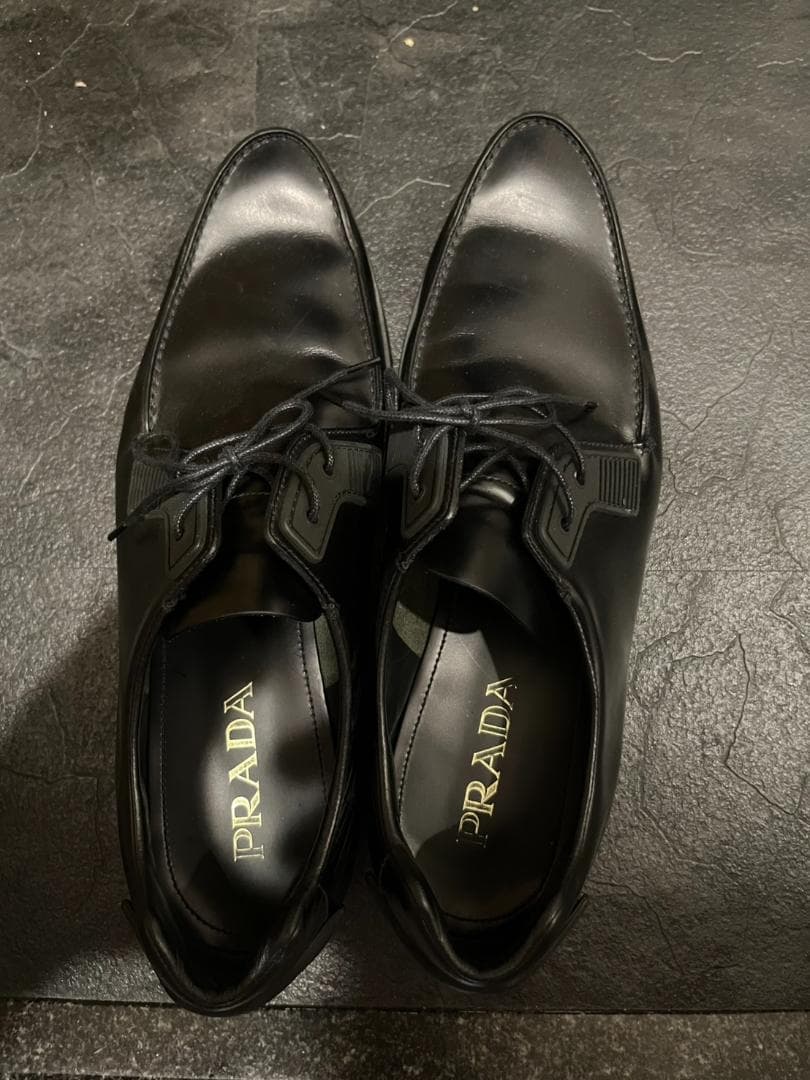 プラダ ラバーパッチレザーシューズ ドレスシューズ ブラック 2EG254