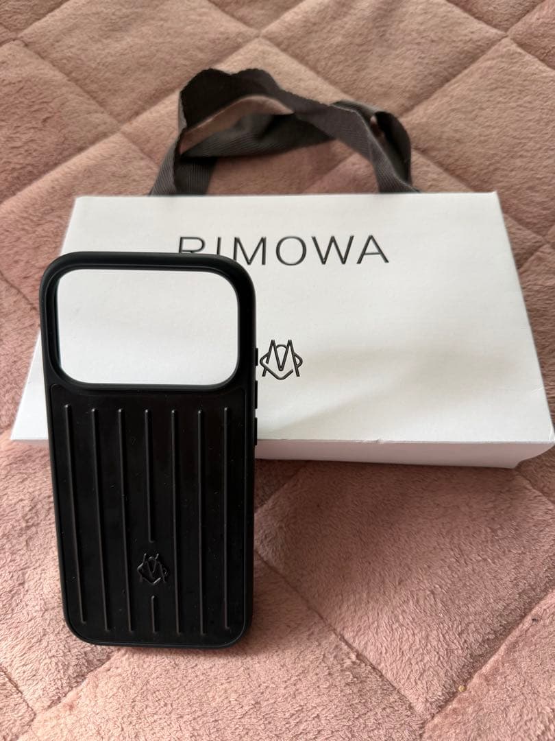 RIMOWA ブラック iPhone17pro用ケース