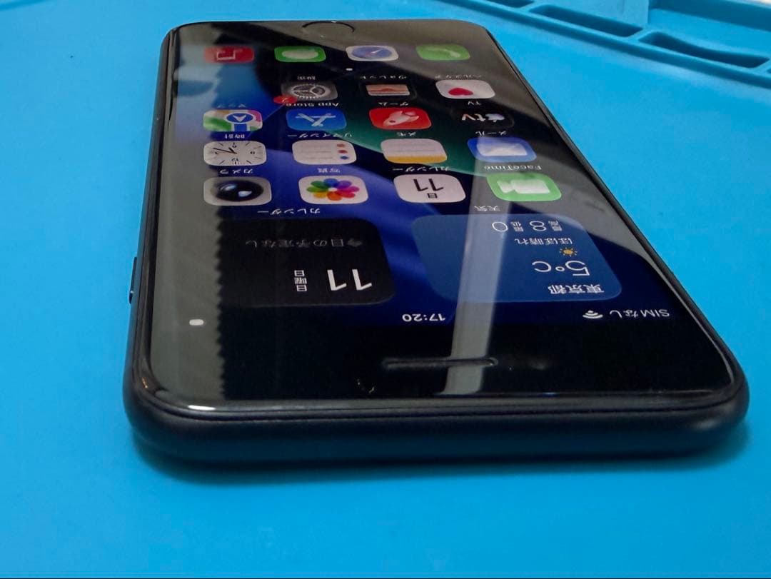 【極美品】iPhoneSE3 128GB SIMフリー バッテリー新品