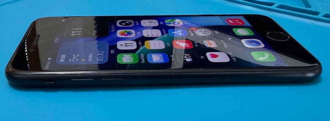 【極美品】iPhoneSE3 128GB SIMフリー バッテリー新品