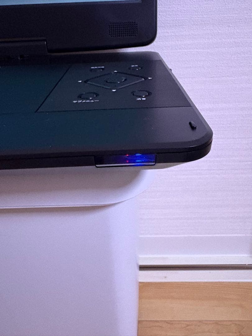 アグレクション14インチポータブルブルーレイディスクプレーヤー