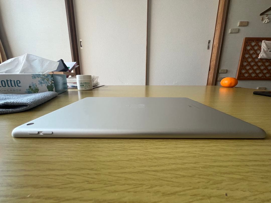 美品　iPad 第7世代Wi-Fiモデル　32GB 10.2インチ シルバー