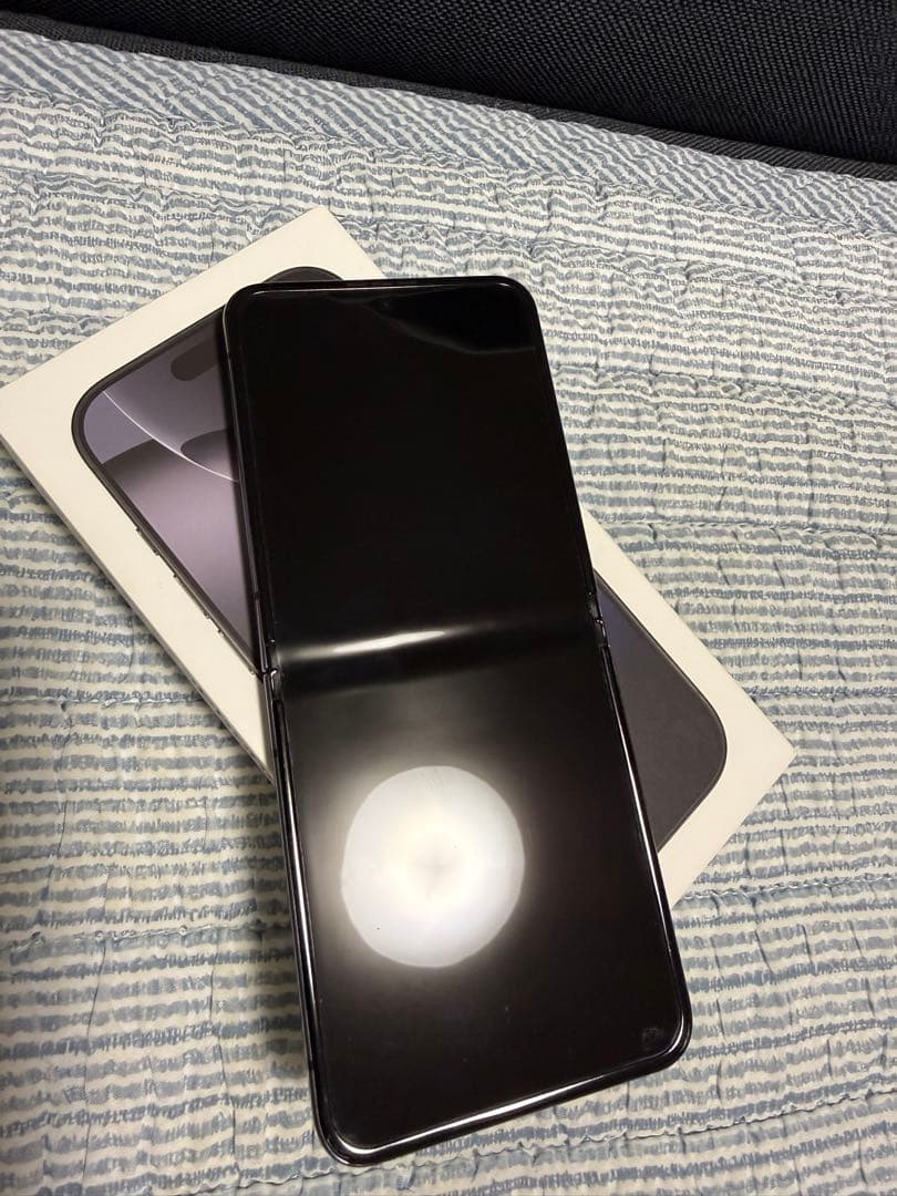 ち*中様 [オークション]Galaxy Z Flip5 256GB SIMフリー