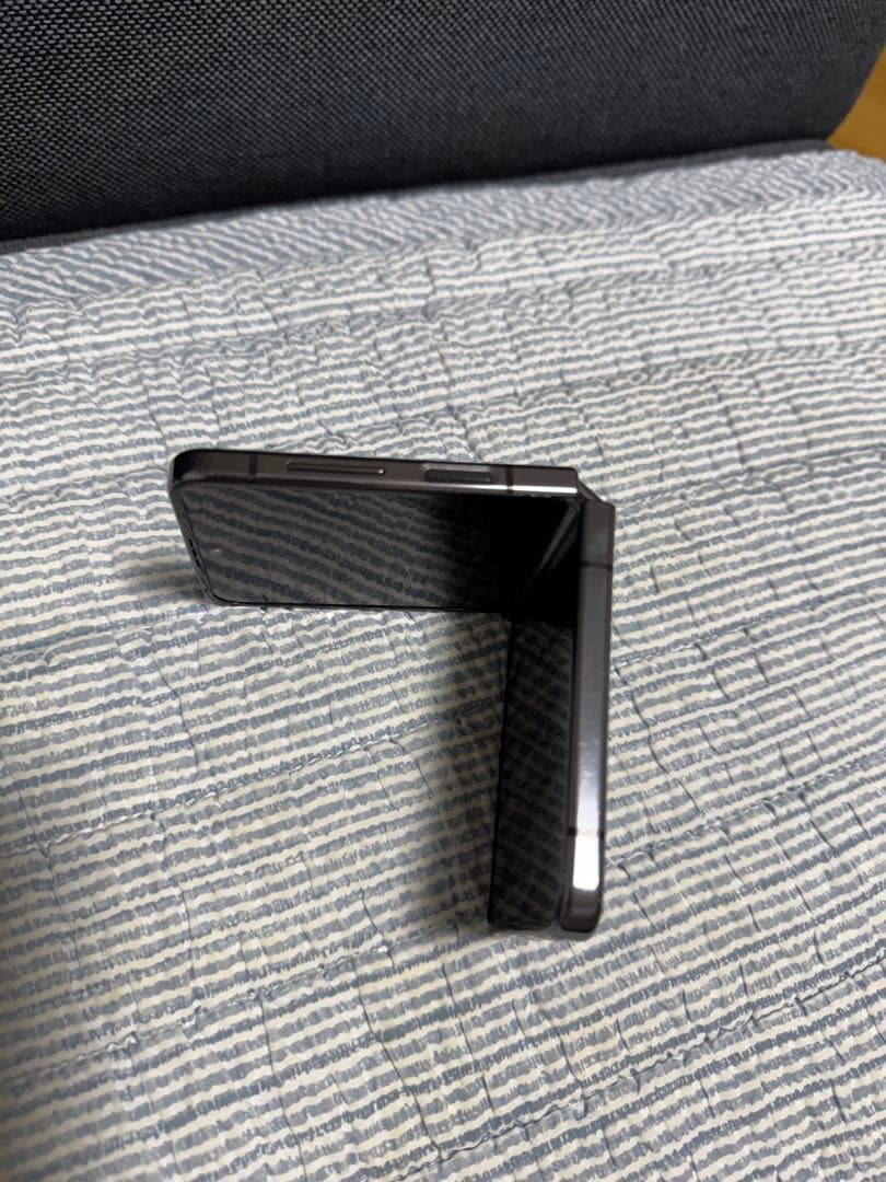 ち*中様 [オークション]Galaxy Z Flip5 256GB SIMフリー