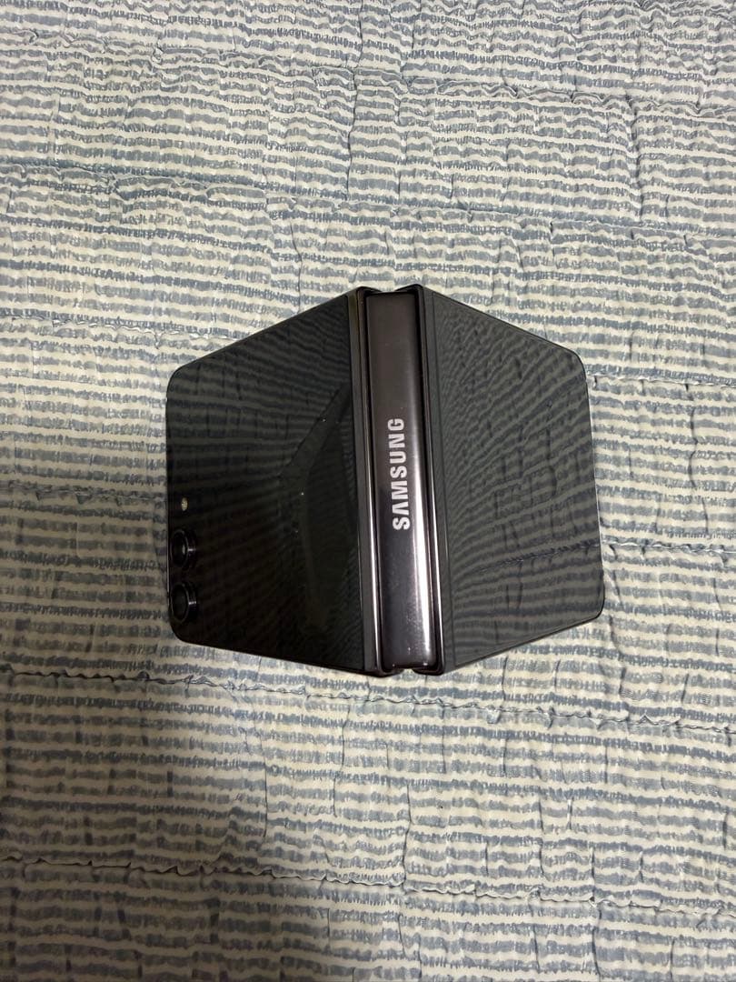 ち*中様 [オークション]Galaxy Z Flip5 256GB SIMフリー